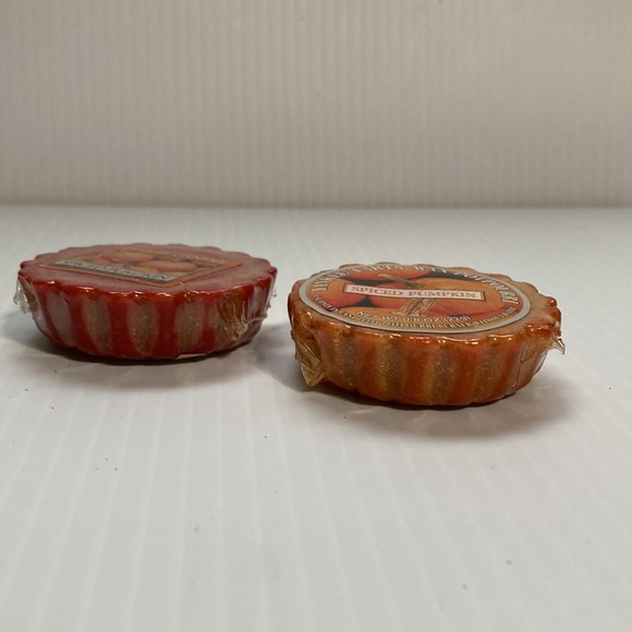 2 Yankee Candle Tarts SPICED PUMPKIN NEW 0.8 oz each - Picture 6 of 7